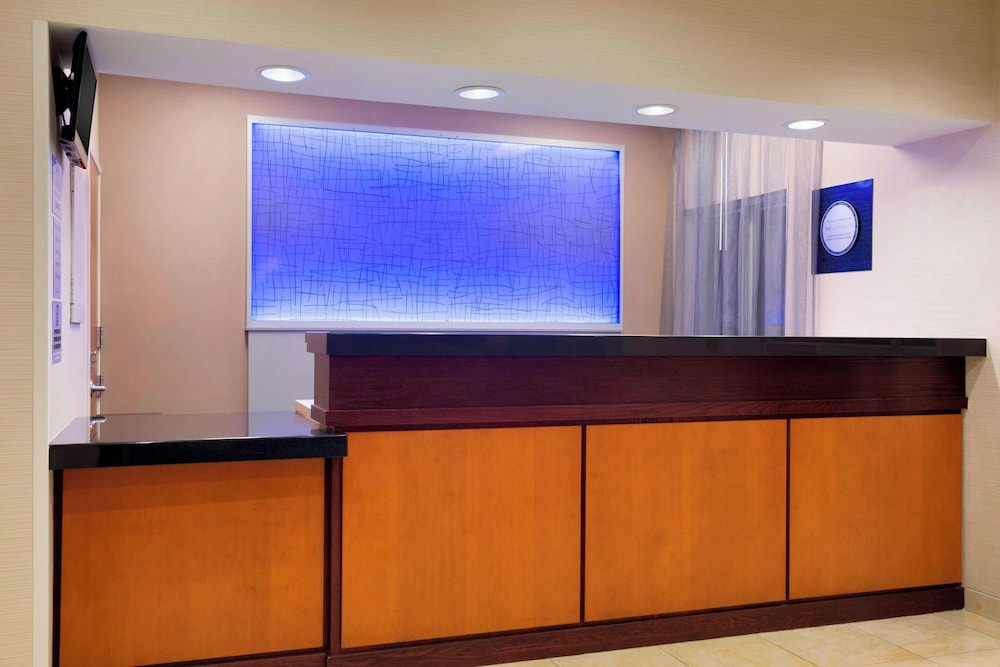 Fairfield Inn & Suites Fort Worth University Drive - photo 2
