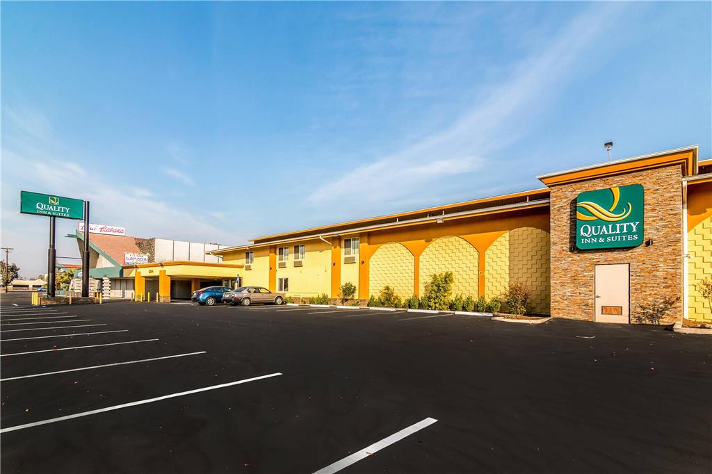 Quality Inn & Suites near Downtown Bakersfield - photo 2