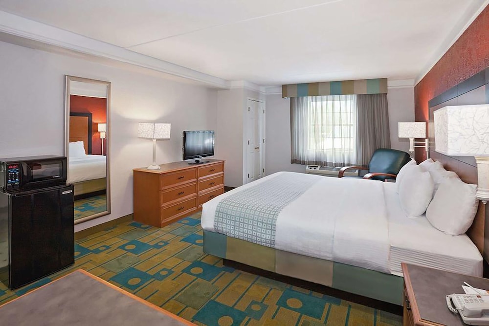 Norwood Inn & Suites Merrillville - photo 9