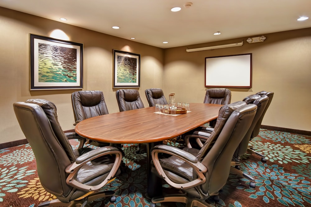 Staybridge Suites Madison East by IHG - photo 31