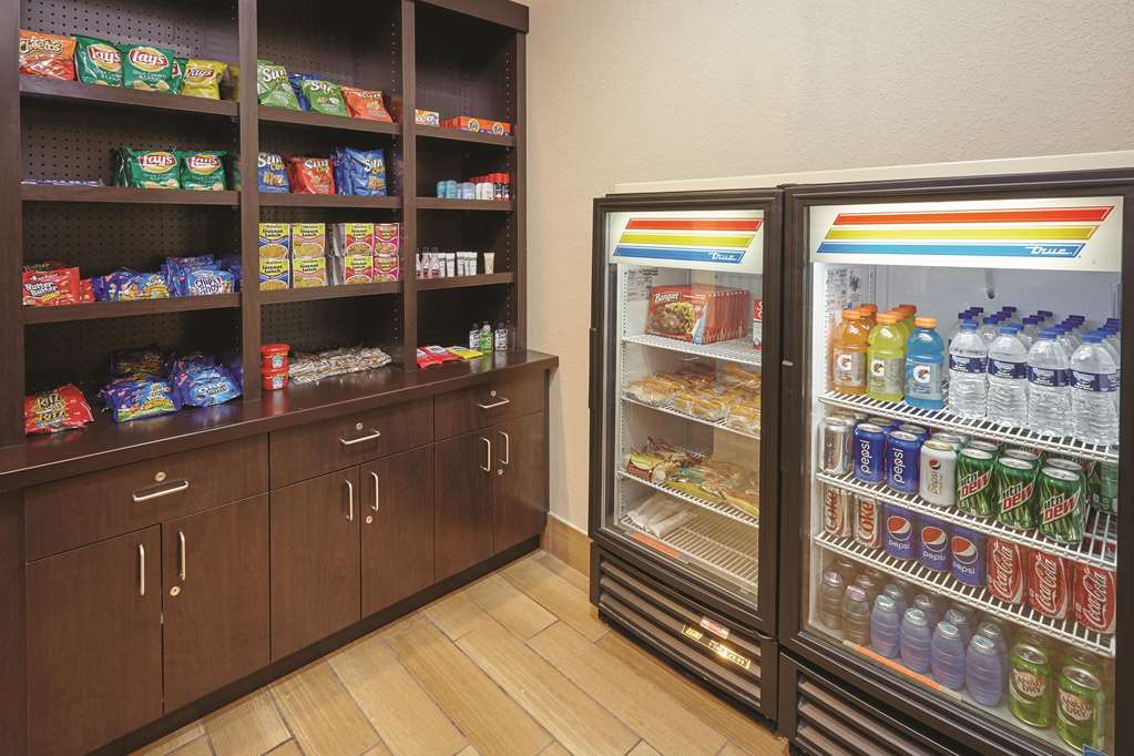La Quinta Inn & Suites by Wyndham South Bend - photo 37