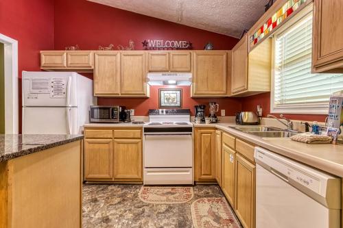 River Song Near River Hot Tub Foosball WIFI 560 FREE tickets each paid day - photo 17