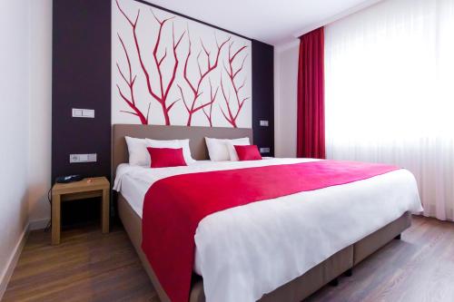 Ferienwohnung Burgblick — 5-Star Luxury Hotel in Bullay, Germany