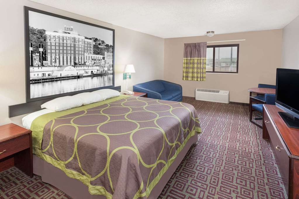 Super 8 by Wyndham Muscatine - photo 13