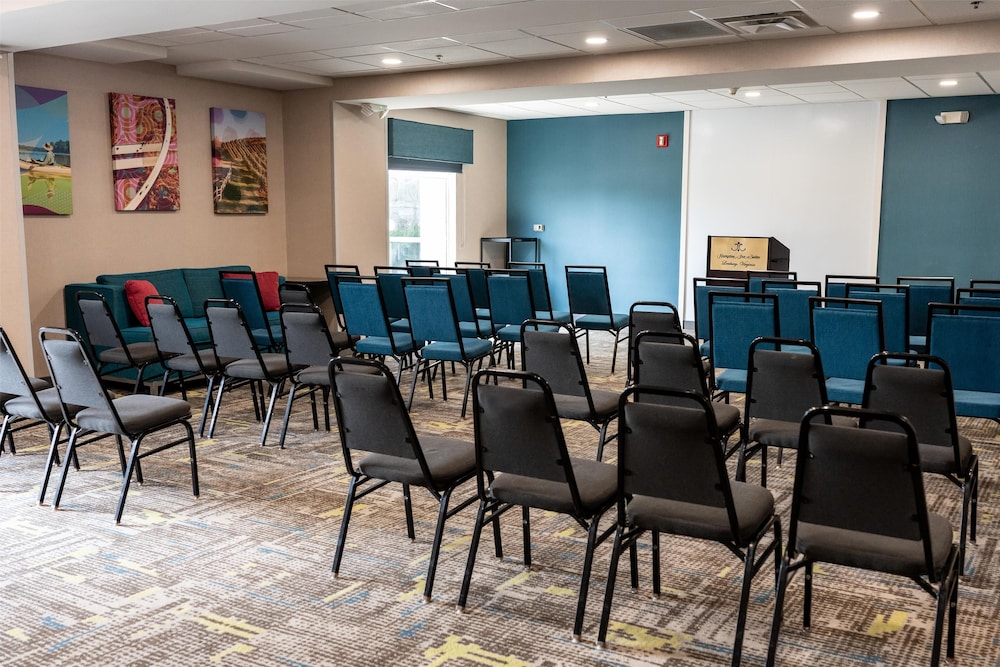 Hampton Inn & Suites Leesburg - photo 39