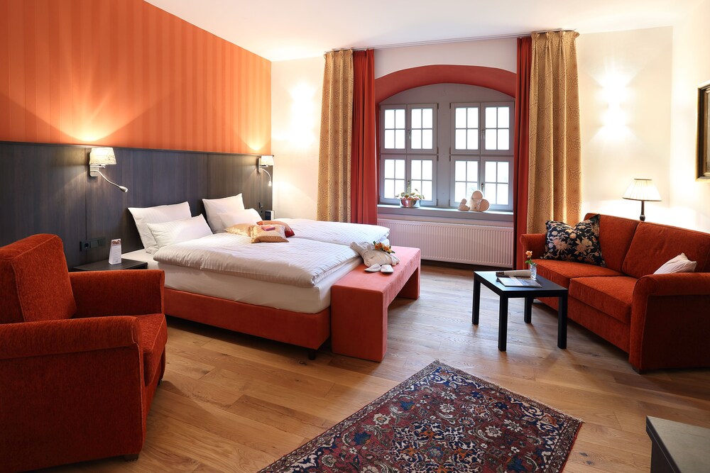 Hotel Garni Schloss Schonberg — Bad Brambach — photo 5