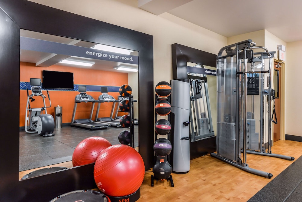 Hampton Inn & Suites Boulder North - photo 32