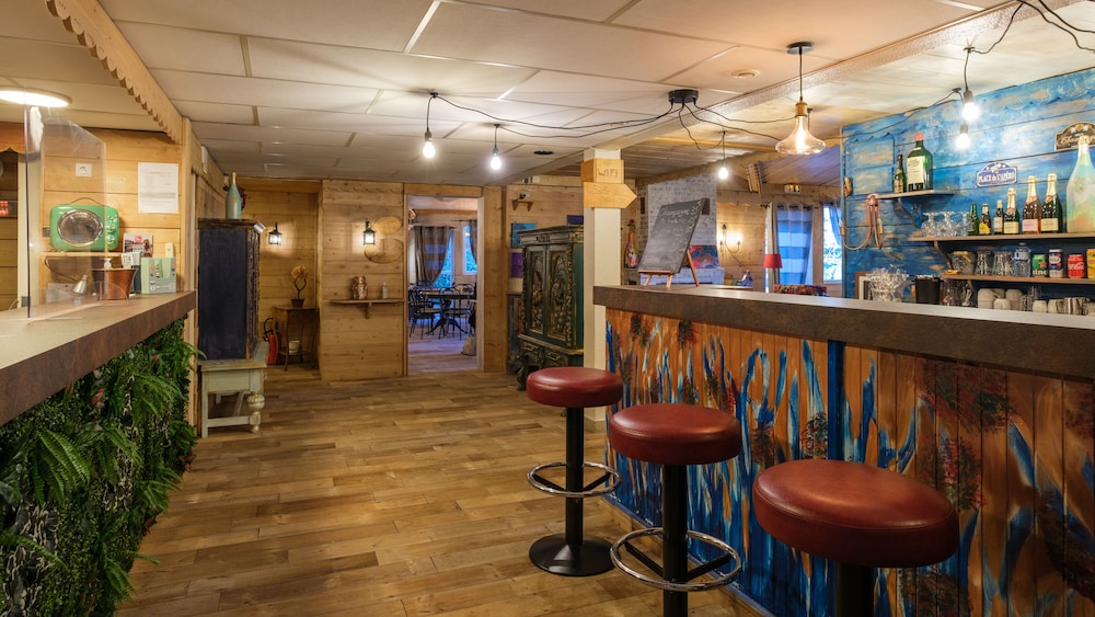 Cit’Hotel Le Montreal in Chalons-En-Champagne, France