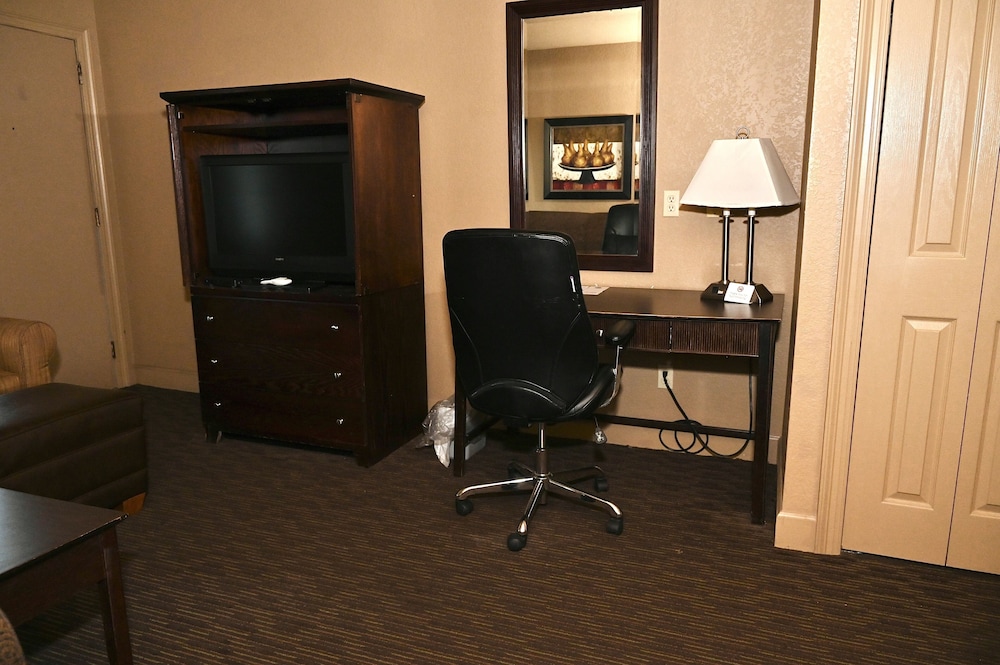 Fortune Inn And Suites Newport - photo 54