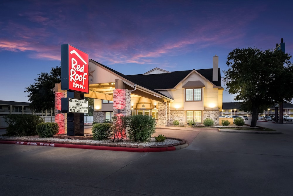 Red Roof Inn College Station - photo 32