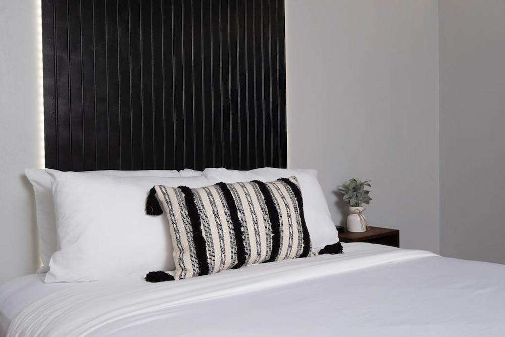The Westerner Extended Stay - photo 19