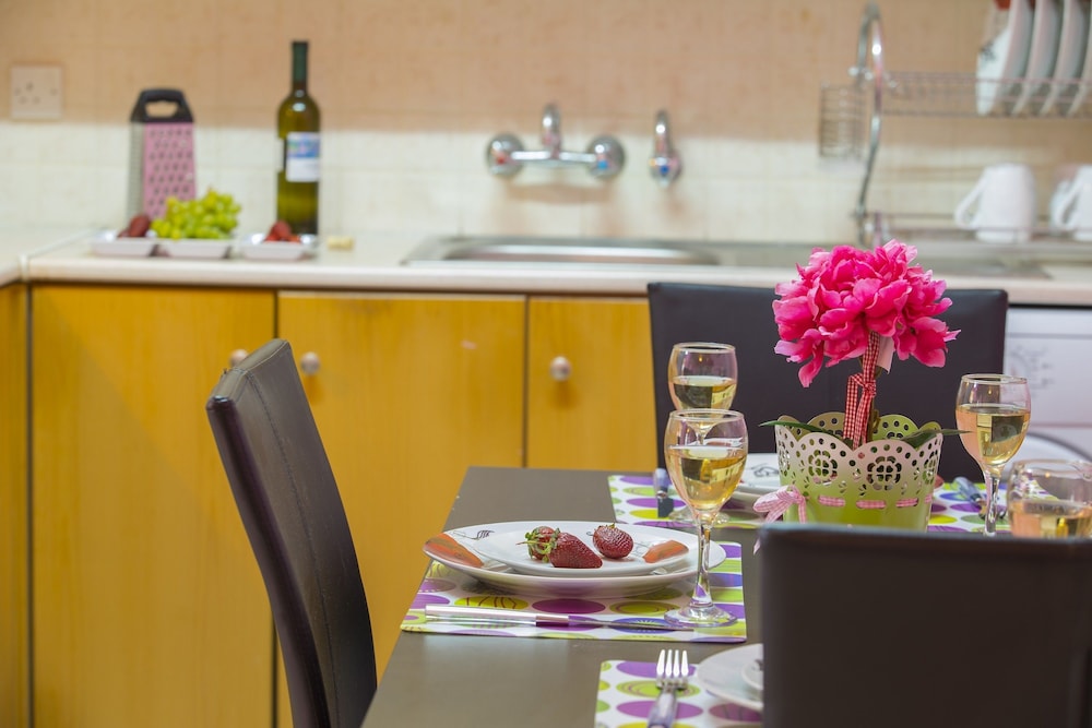 Mackenzie Rose Suite