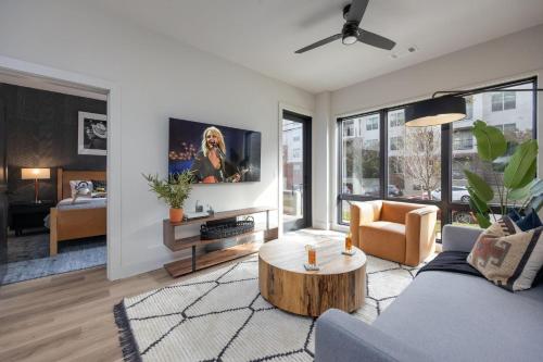 Vandy Vinyl Odyssey Minutes to Broadway — 4-Star Luxury Hotel in Nashville, United States