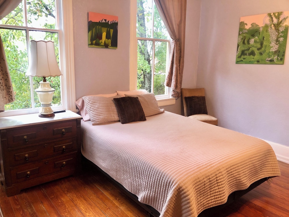 The Mardi Gras House - photo 23