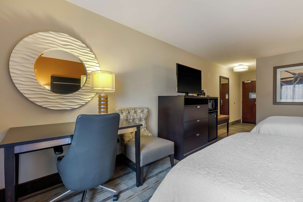Hampton Inn & Suites Columbus - photo 21