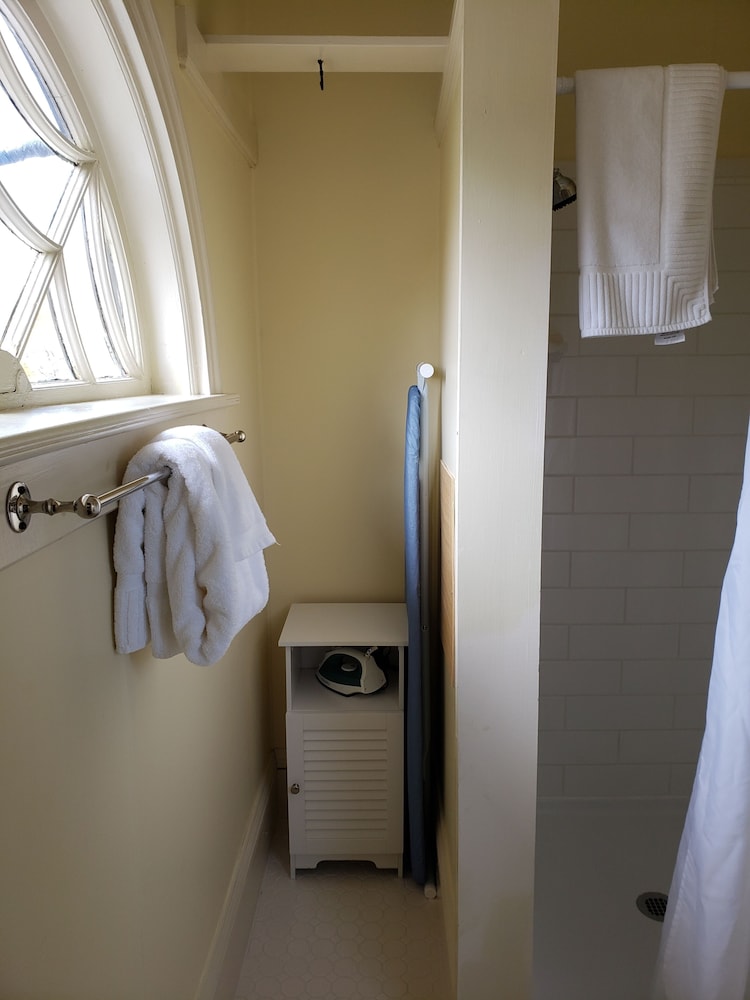 Moseley Cottage Inn & Town Motel - photo 65