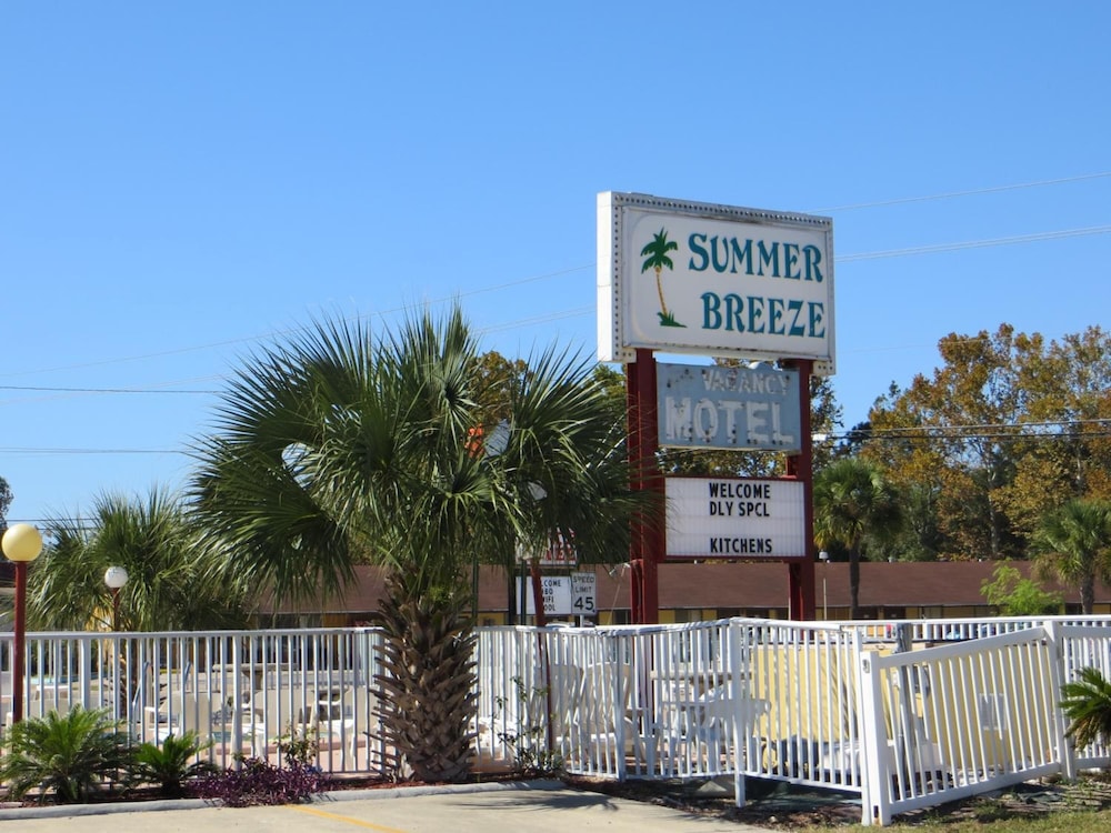 Summer Breeze Motel - photo 41