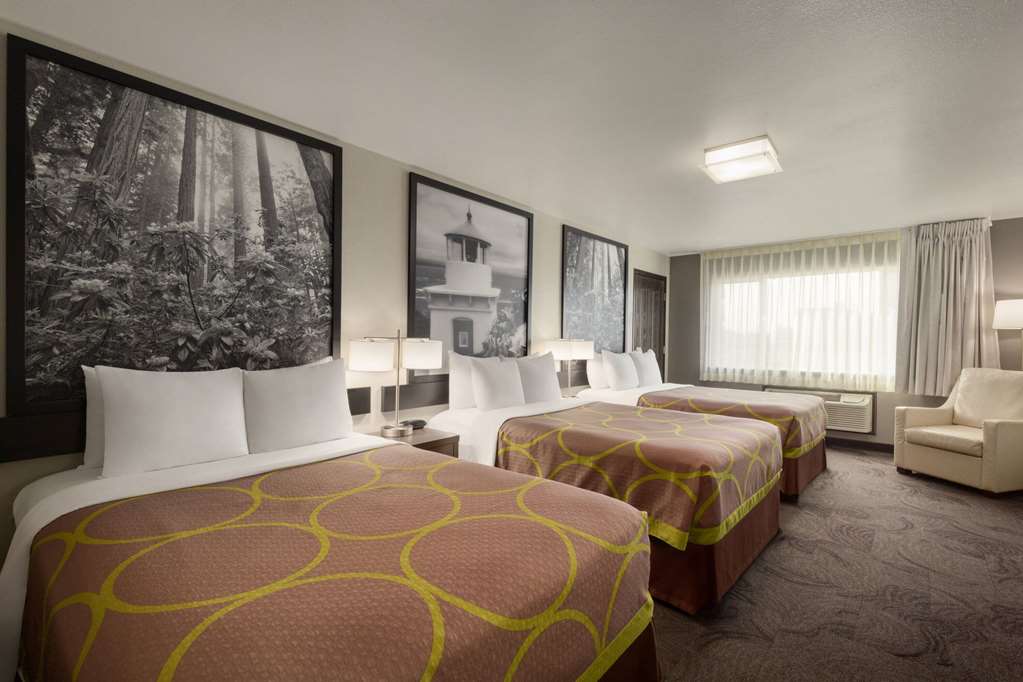Super 8 by Wyndham Eureka - photo 21