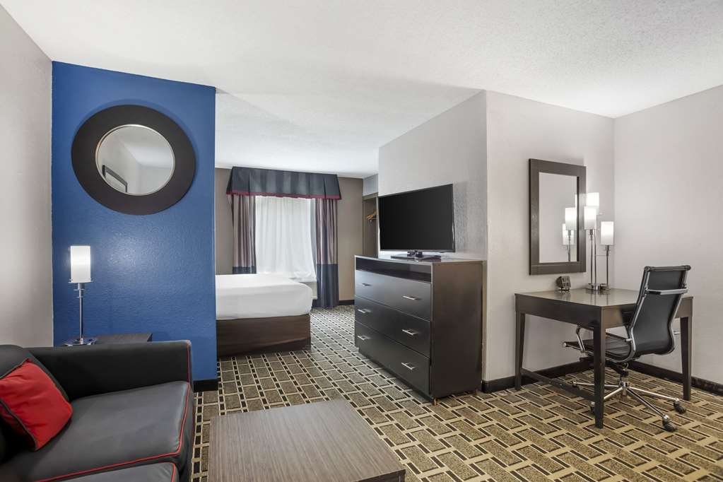 Comfort Suites Nashville Airport BNA - photo 23