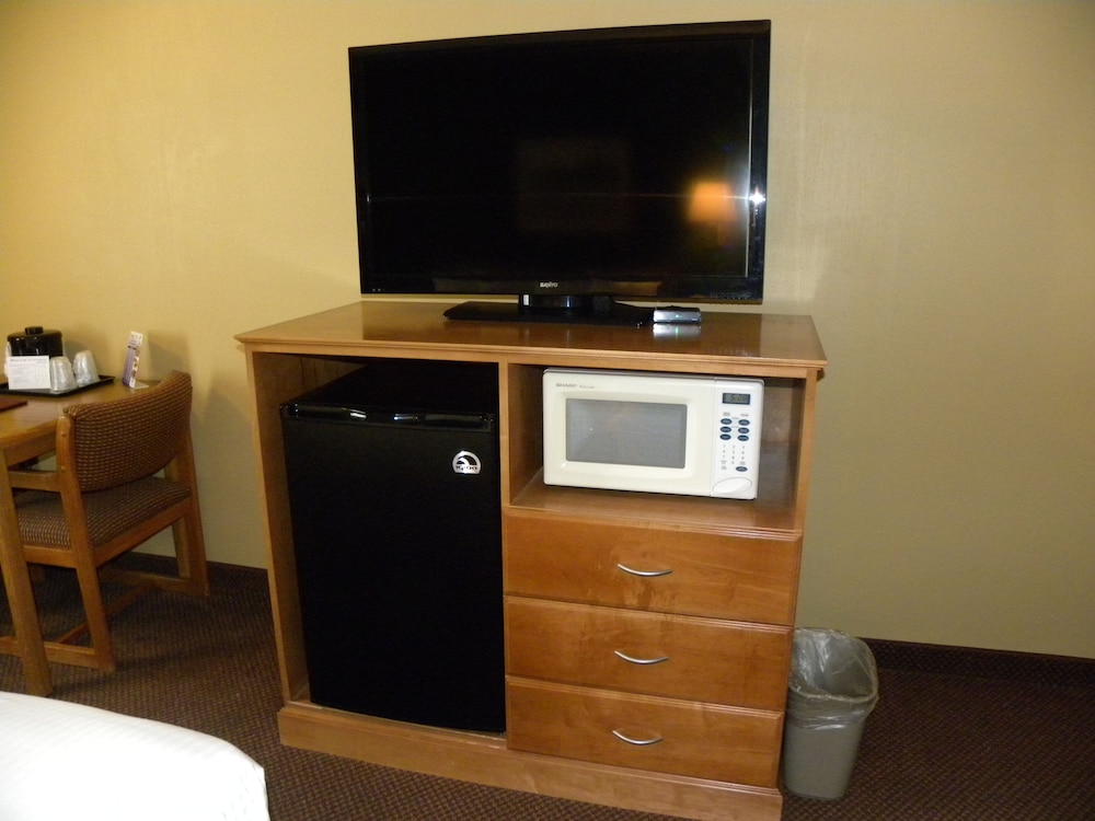 New Victorian Inn and Suites - photo 21