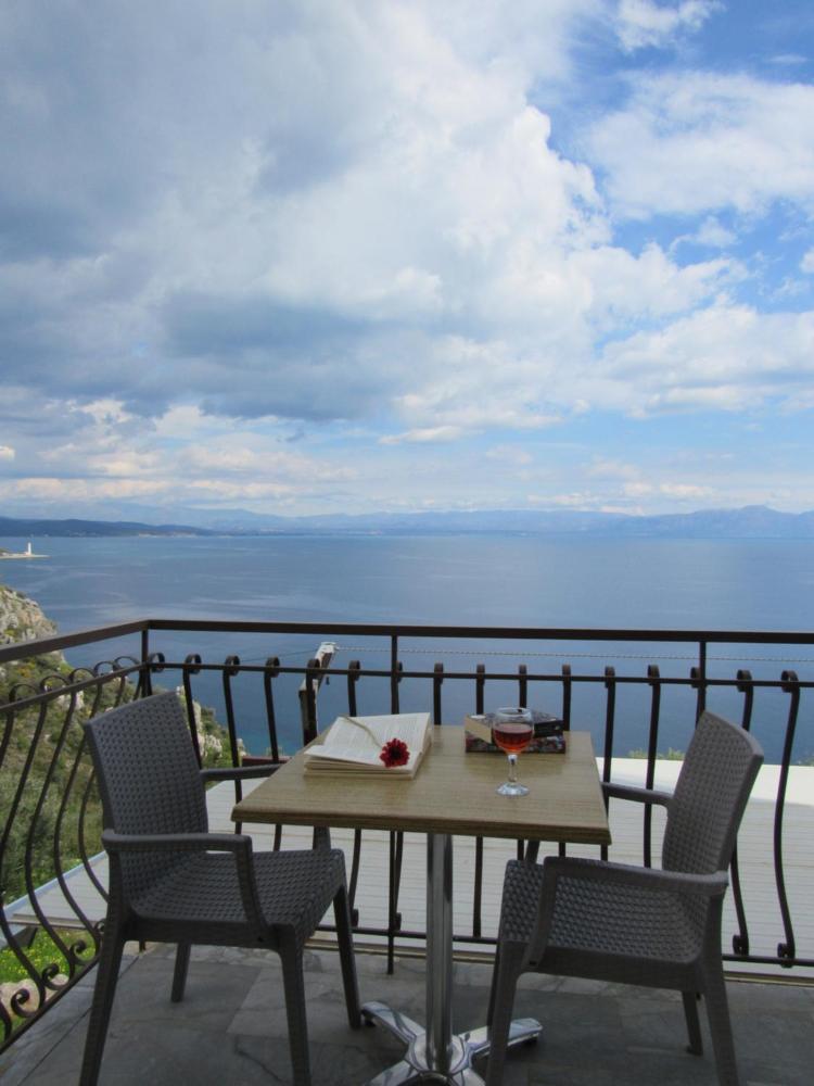 Kallisto studios — 4-Star Luxury Hotel in Gytheio, Greece