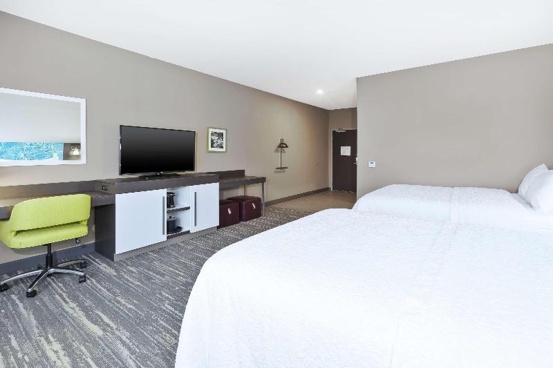 Hampton Inn Sedalia - photo 20