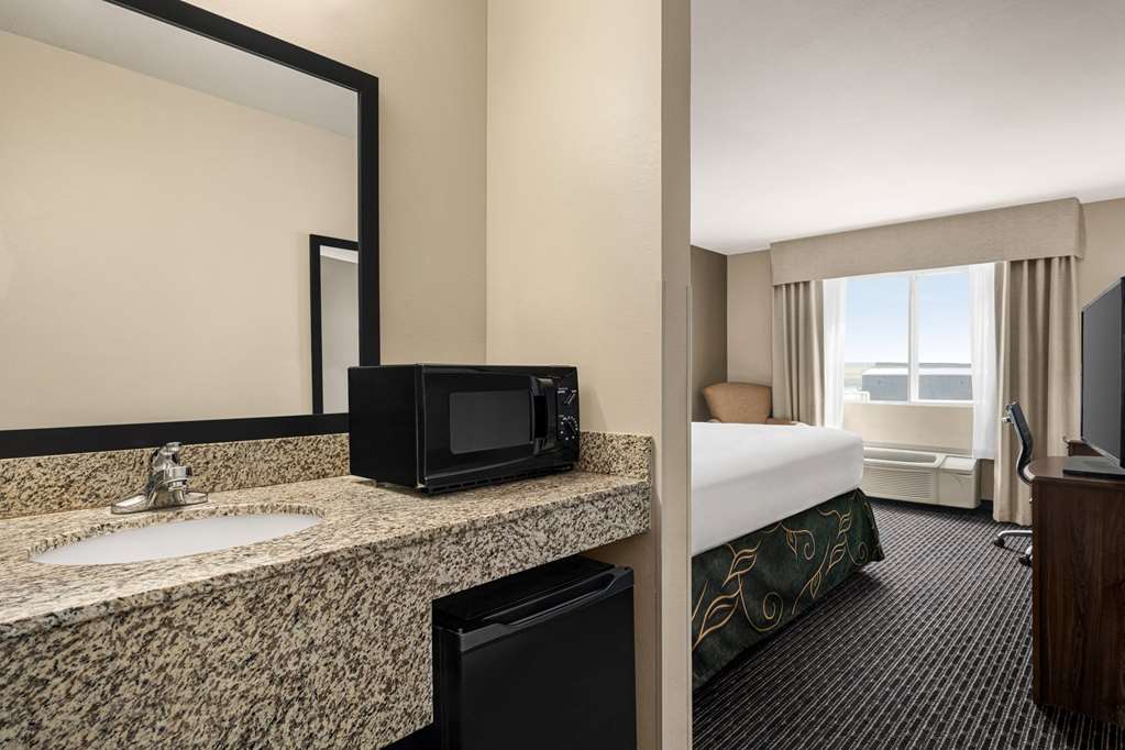 Baymont by Wyndham Rawlins - photo 11