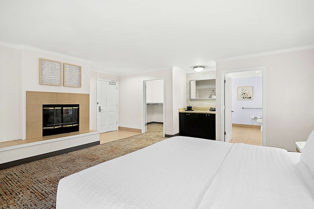 Hampton Inn Morgan Hill - photo 16