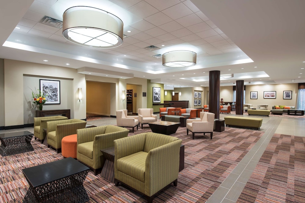 DoubleTree by Hilton Hotel Grand Rapids Airport - photo 2