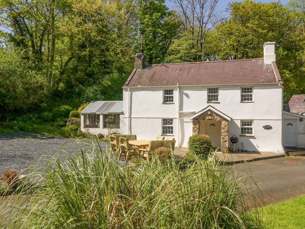Mill House Main House — 4-Star Luxury Hotel in Pwllheli, United Kingdom