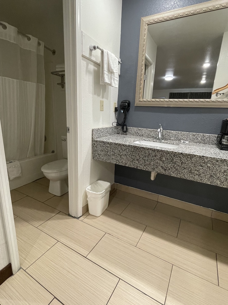 Sallisaw Inn - photo 20