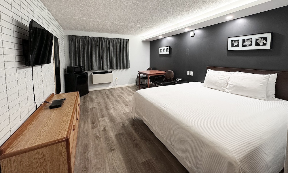 Travelodge by Wyndham Winnipeg Airport in Winnipeg, Canada
