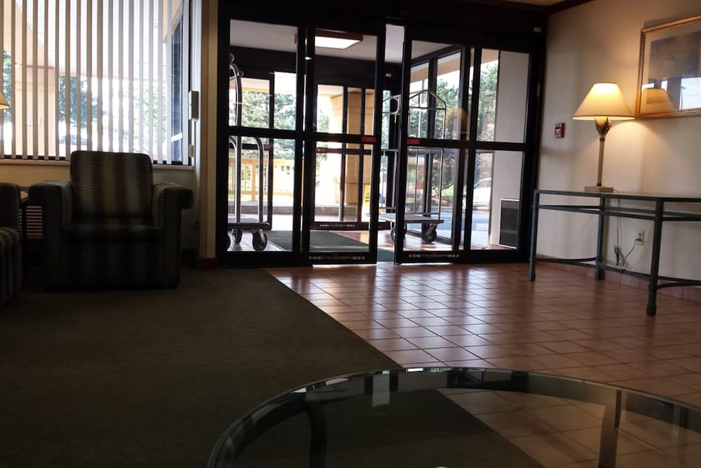 Norwood Inn & Suites by BlissPoint Post Rd Indianapolis - photo 46