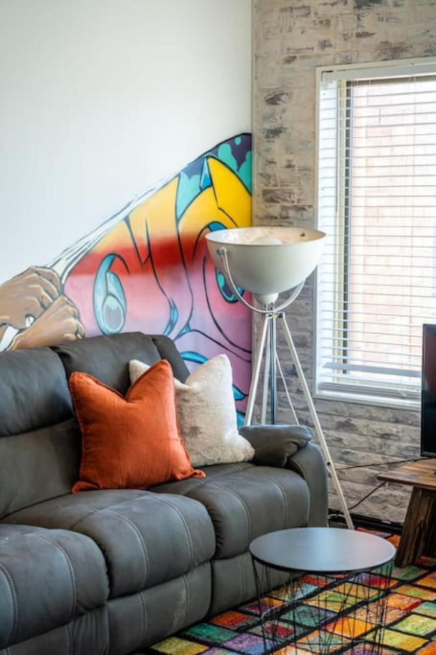 Splash Graffiti Apartment at Adelaide — 4-Star Luxury Hotel in Adelaide, Australia