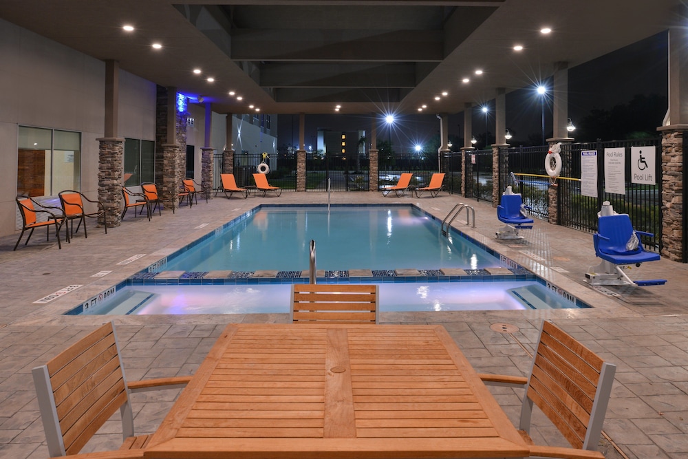 Holiday Inn Express & Suites Houston E Pasadena by IHG - photo 20