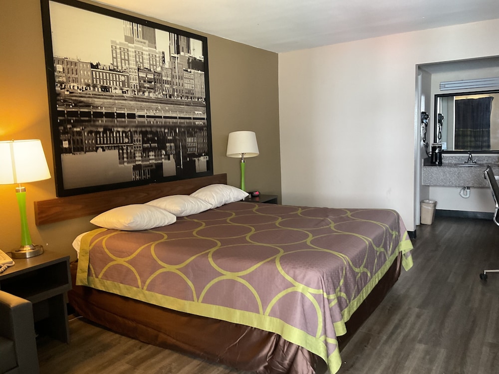 Super 8 by Wyndham Chattanooga East Ridge - photo 20