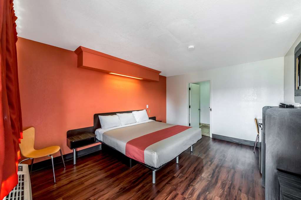Motel 6 San Antonio Tx Frost Bank Center - photo 7