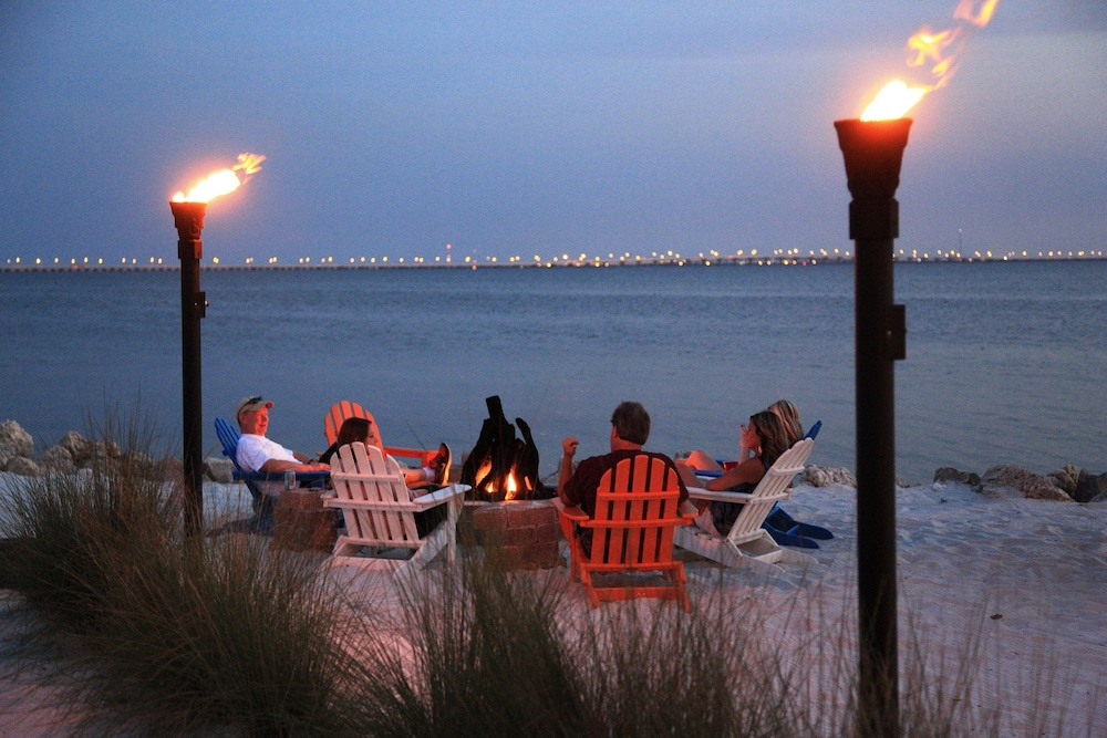 Sailport Waterfront Suites - photo 39