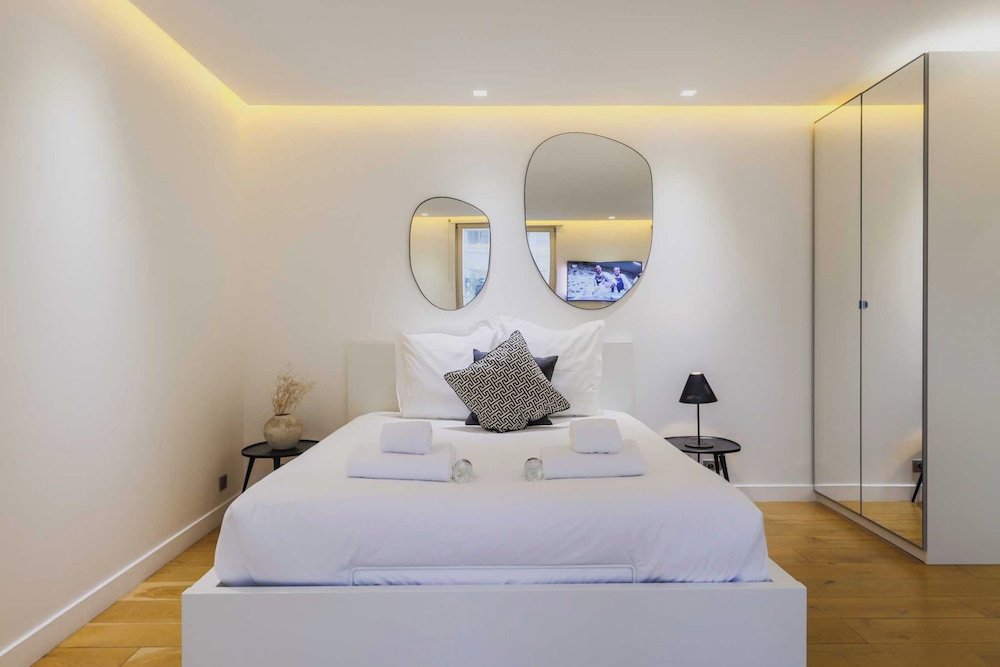 Bright Studio 2P Opera haussmann — 4-Star Luxury Hotel in Paris, France