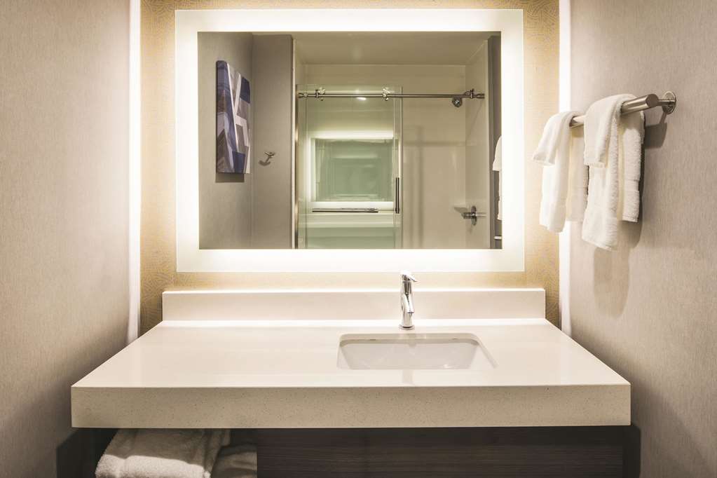 La Quinta Inn & Suites by Wyndham Atlanta South McDonough - photo 12