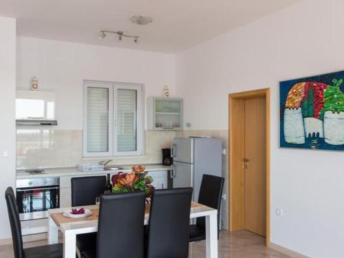 Apartments Villa Ari Superior Three Bedroom Apartment with Balcony and Sea View First Floor