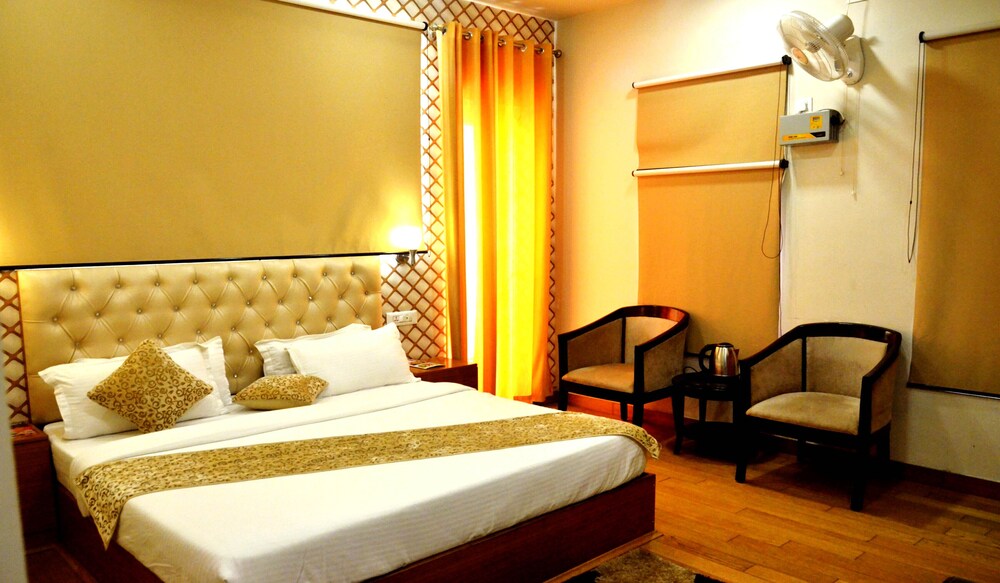 Hotel Lavenir in Rohtak, India