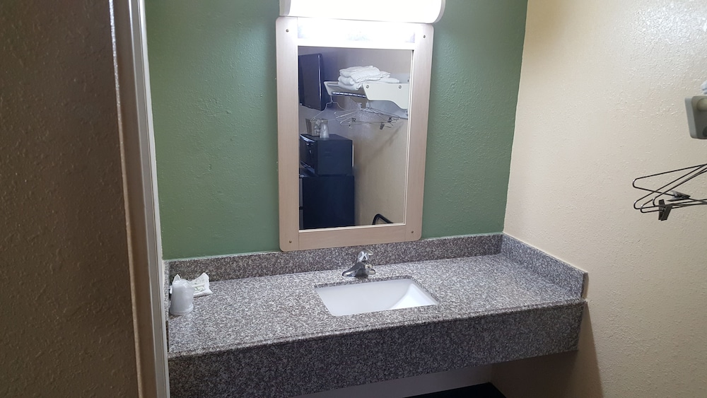 Mentor Home Inn - photo 21