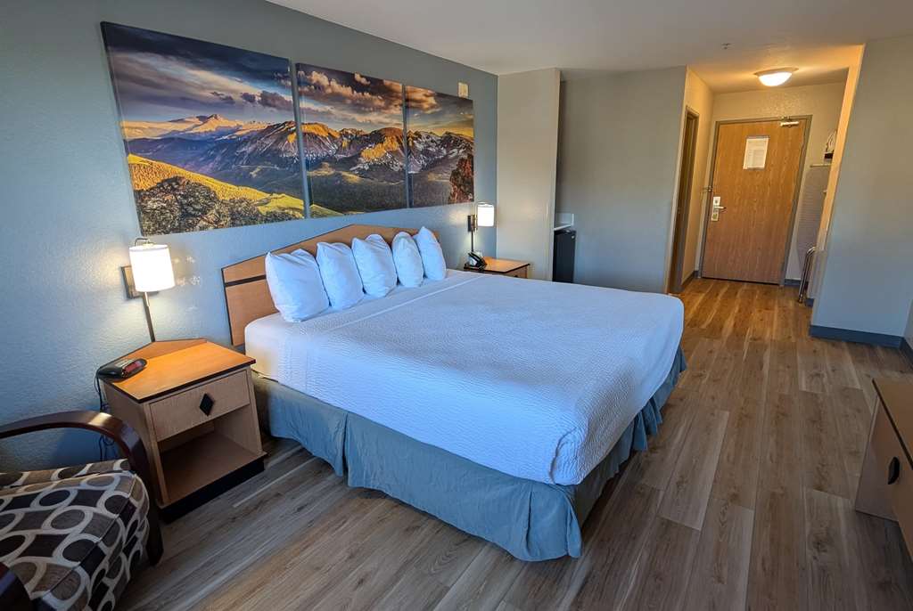 Days Inn & Suites by Wyndham Castle Rock - photo 15