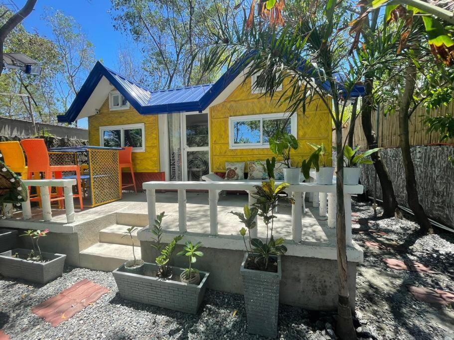 Beachfront Glamping with Mini Pool Exclusive Property — Lingayen — photo 3