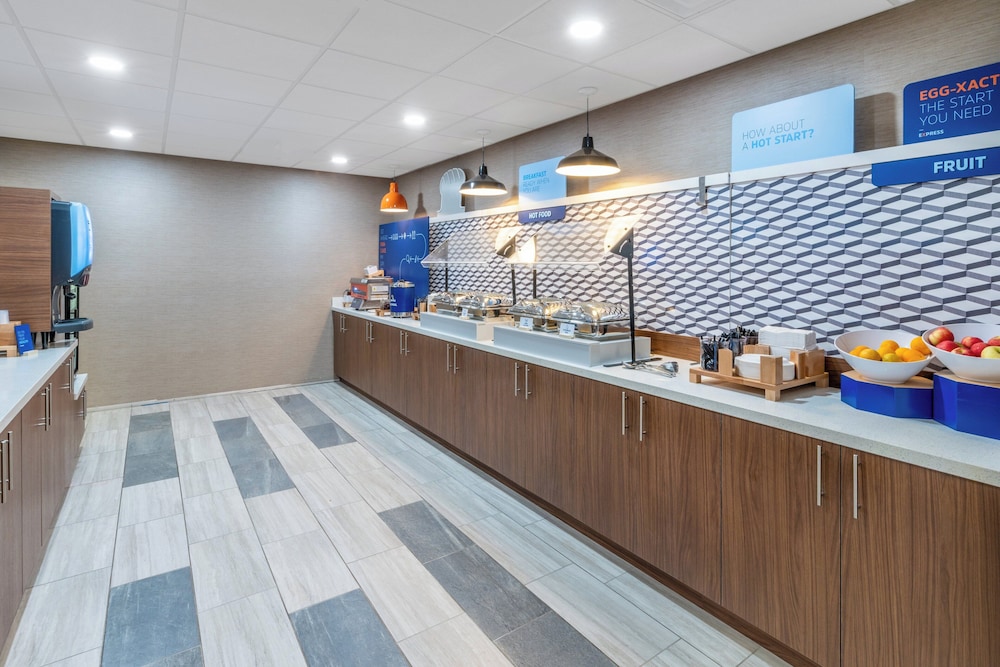 Holiday Inn Express Hotel & Suites Deadwood Gold Dust Casino - photo 44