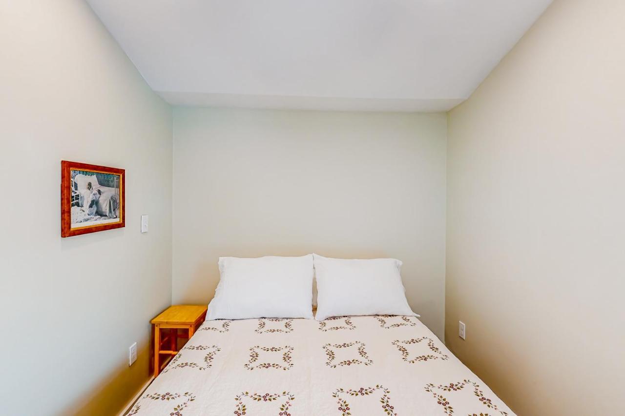 Shorebreeze Inn - photo 10