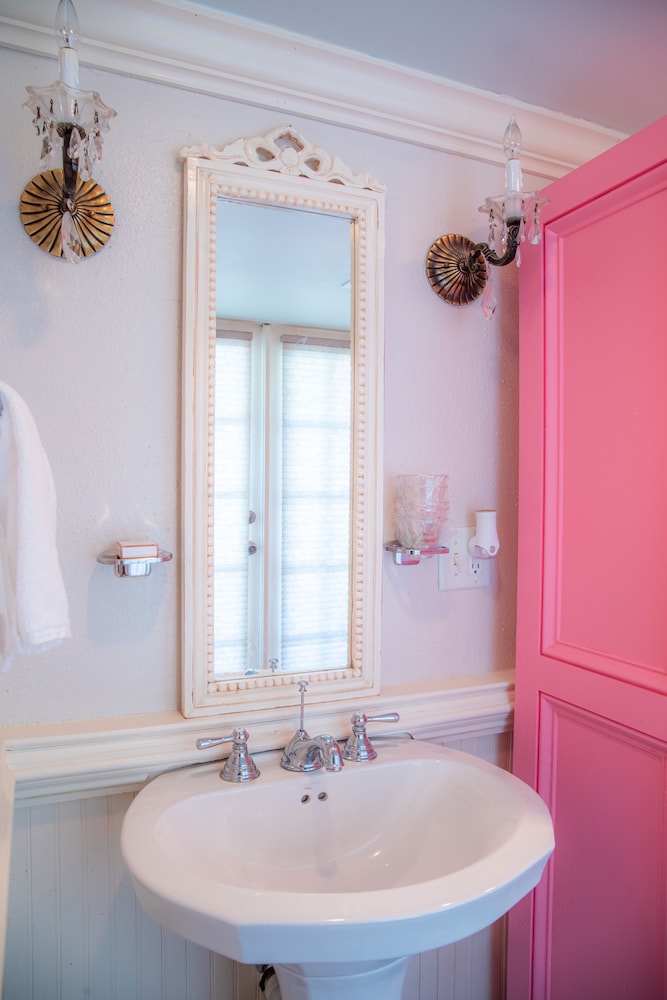 Justine Inn Savannah - photo 21