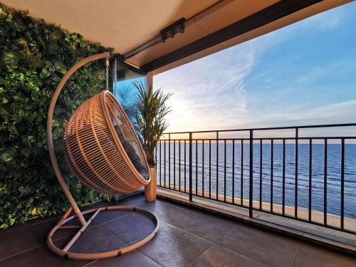 Sea View Smart & Garden VIP Apartment — 4-Star Luxury Hotel in Miedzyzdroje, Poland
