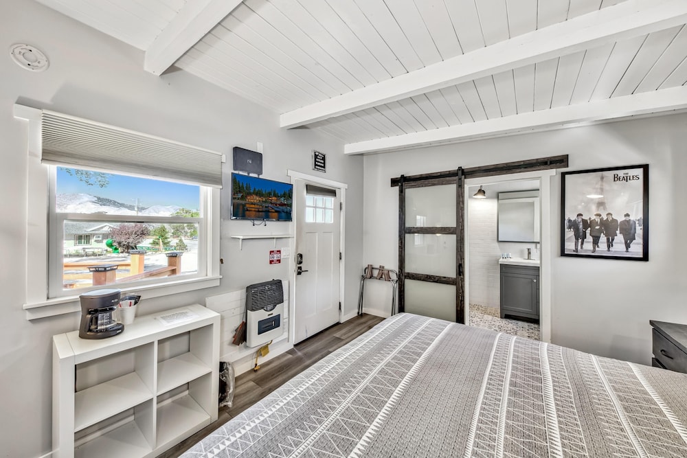 West Walker Motel - photo 18